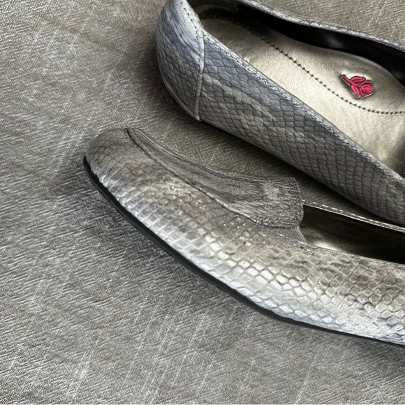 Ros Hammerson The Reagan in Silver Snake Print - Picture 13 of 14